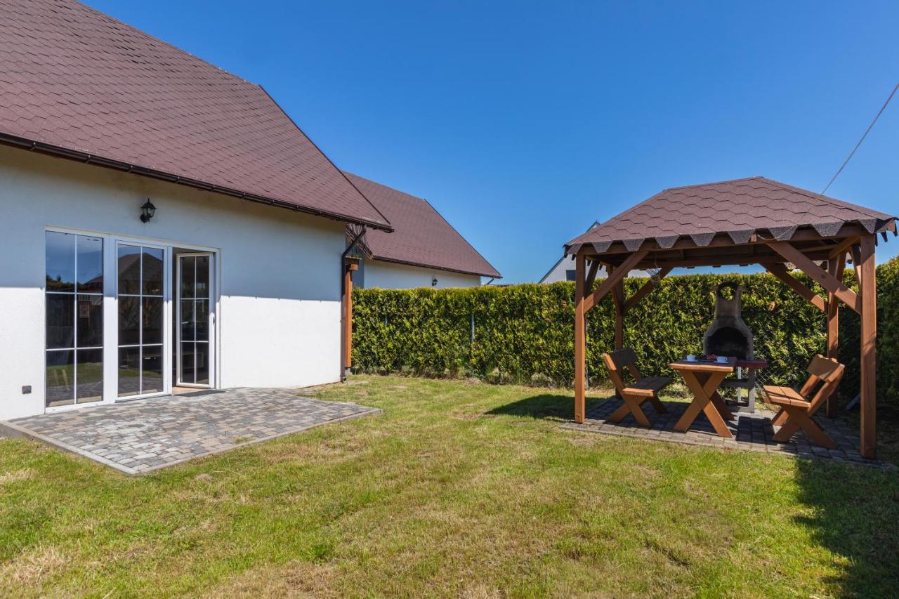 Holiday Houses Alana & Alva With Garden By Noclegi Renters Międzywodzie Exterior foto